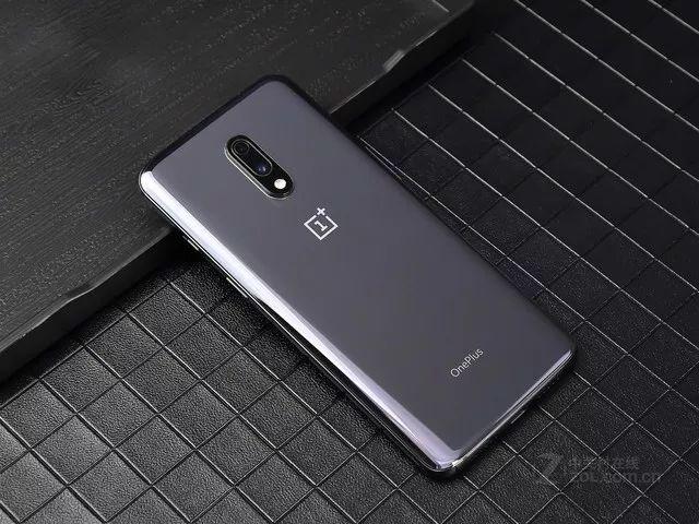 值得入手的一款手机推荐，高性价比手机怎么选