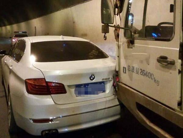最全开车技巧全在这，学会这6个开车技巧