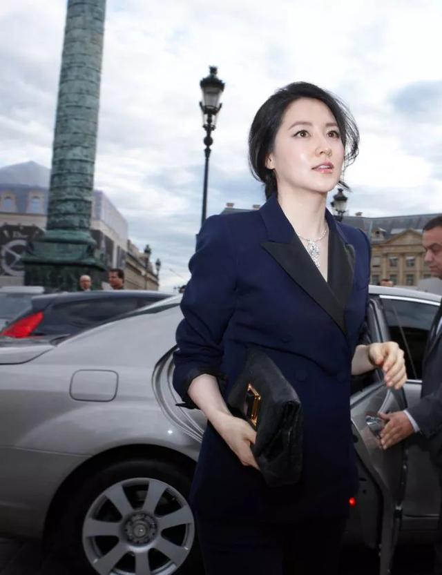 50岁李英爱近况，48岁李英爱再复出