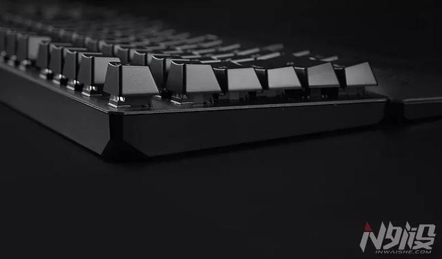 华硕rgb机械键盘，评测售价2199元的ROG玩家国度GK2000