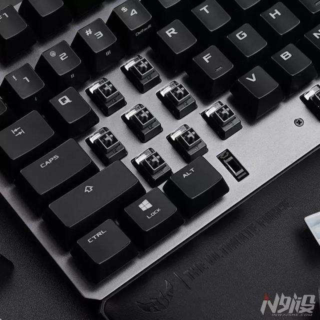 华硕rgb机械键盘，评测售价2199元的ROG玩家国度GK2000