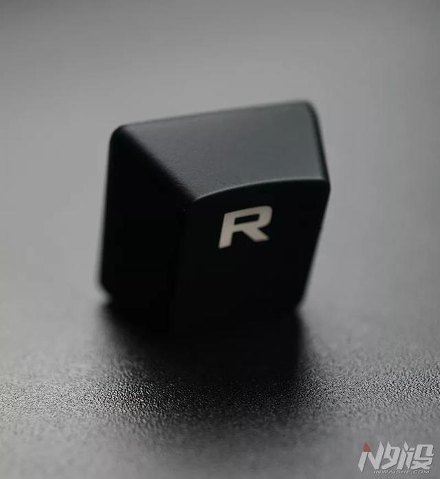 华硕rgb机械键盘，评测售价2199元的ROG玩家国度GK2000