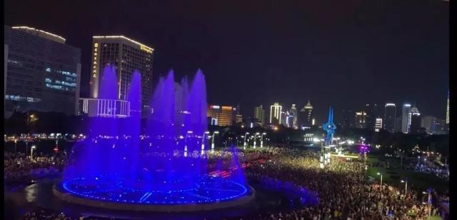 泉城广场喷泉时间，厦门泉城广场喷泉晚上时间（厦门泉城广场-黑虎泉半日游）