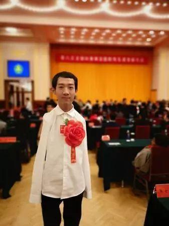 对于彭超的故事的观后感，自强故事无臂青年彭超一路知难而进