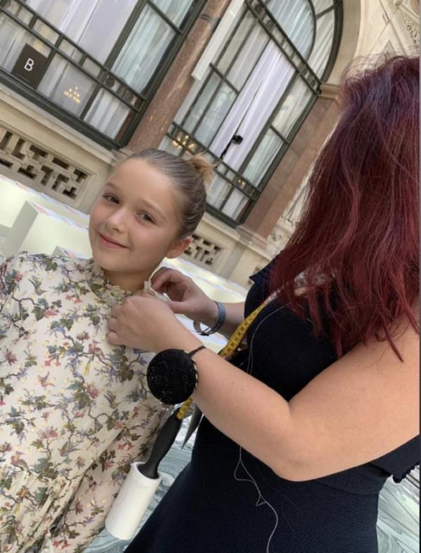 贝克汉姆小七和哥哥们合照，贝克汉姆全家亮相时装周