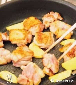 鸡肉炖土豆怎么炒好吃又嫩，土豆炖鸡这样做太好吃了