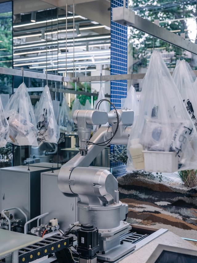 野兽派花店的品牌个性，探店野兽派新开的艺术馆风格旗舰店