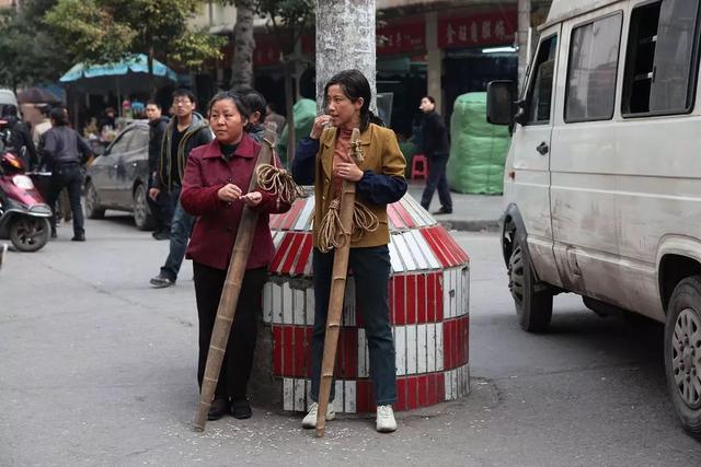 颜丙燕身边的光芒，颜丙燕姜武化身“半路夫妻”