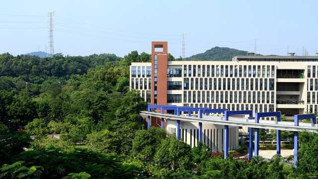 佳能eos90d价格，佳能90D到底值不值得购买#佳能