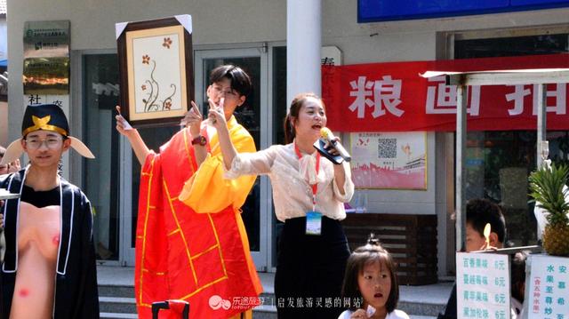 体验粮画世界感悟粮画文化，农大的五谷艺术走进