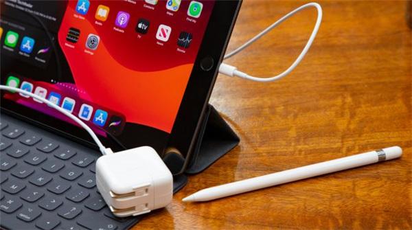 苹果平板ipad全系列及价格，iPad10.2全面评测苹果最便宜的平板