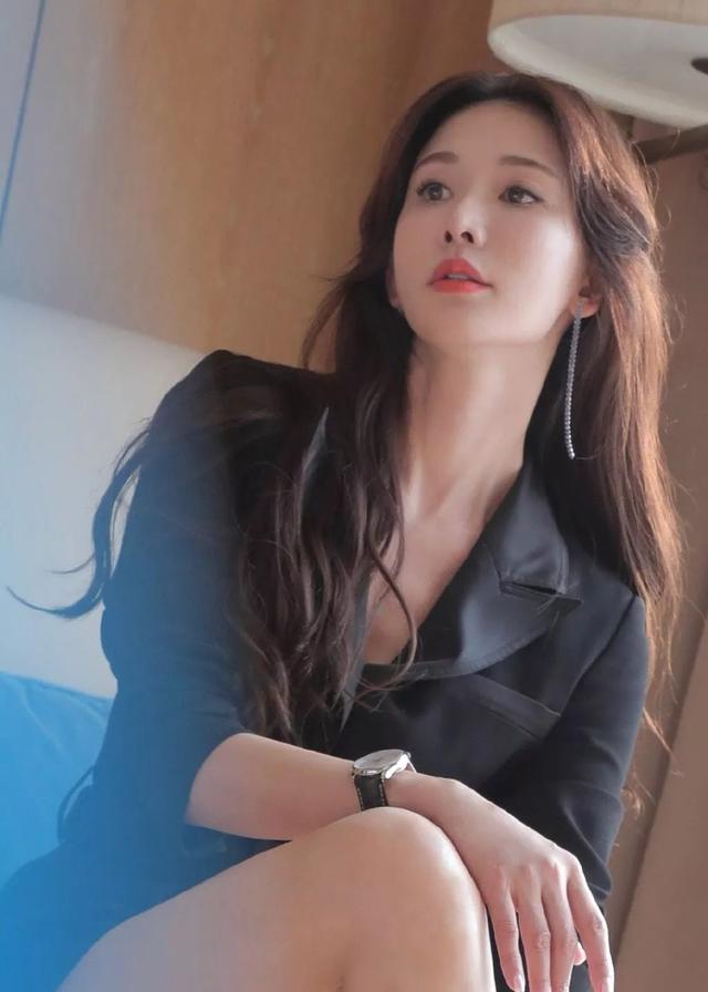 什么颜色的卷发最好看，你的卷发该怎么选