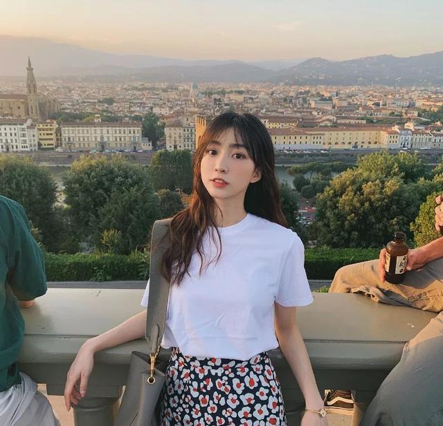 什么颜色的卷发最好看，你的卷发该怎么选