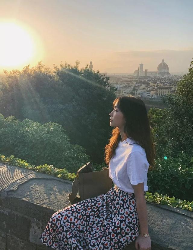 什么颜色的卷发最好看，你的卷发该怎么选