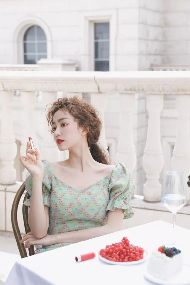 什么颜色的卷发最好看，你的卷发该怎么选