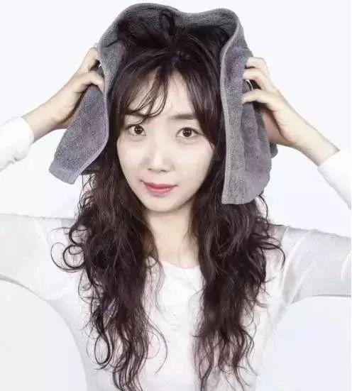 什么颜色的卷发最好看，你的卷发该怎么选