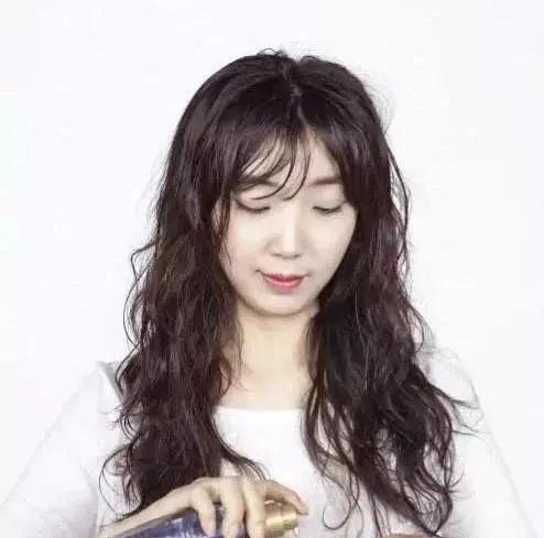 什么颜色的卷发最好看，你的卷发该怎么选