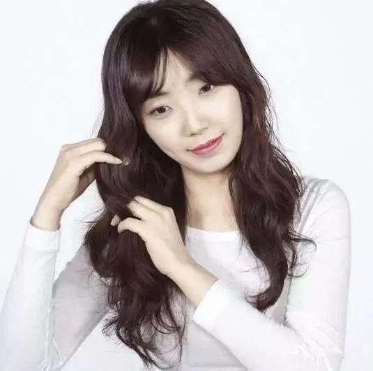 什么颜色的卷发最好看，你的卷发该怎么选