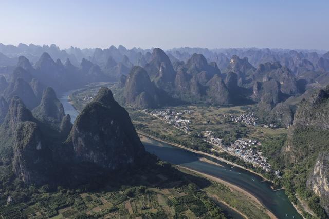 阳朔在哪里个城市，广西省桂林市阳朔旅游景点