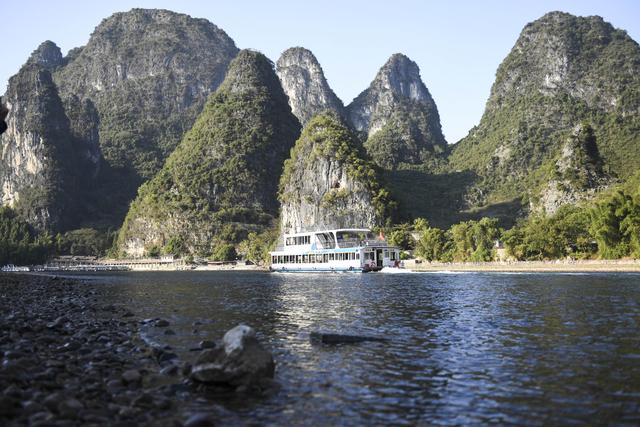 阳朔在哪里个城市，广西省桂林市阳朔旅游景点