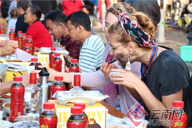 云南哈尼族特色美食，云南哈尼族善于开垦梯田