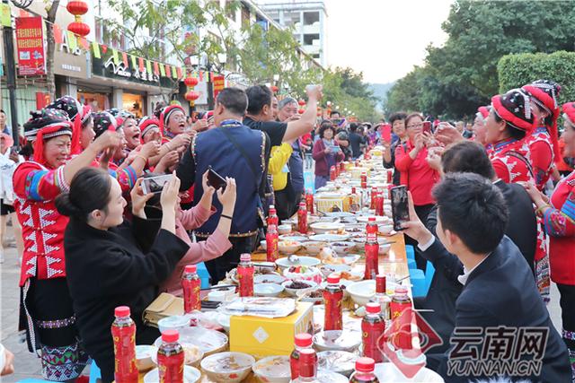 云南哈尼族特色美食，云南哈尼族善于开垦梯田