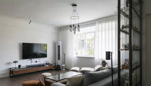 客厅皮沙发轻奢，一款精致的皮沙发能让客厅美得不像话