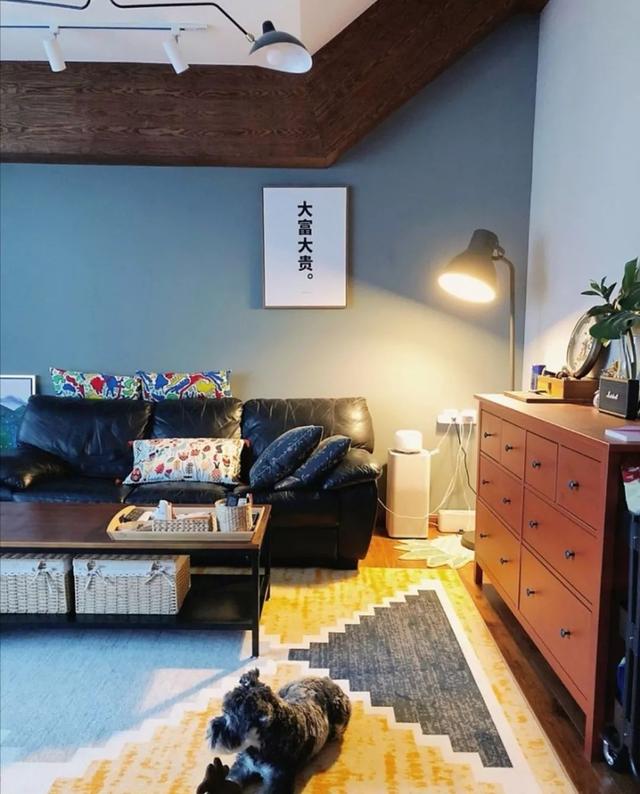 客厅皮沙发轻奢，一款精致的皮沙发能让客厅美得不像话