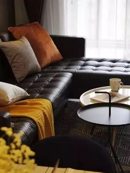 客厅皮沙发轻奢，一款精致的皮沙发能让客厅美得不像话