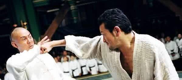 替李连杰拍戏被炸死，替身演员李连杰赔500万