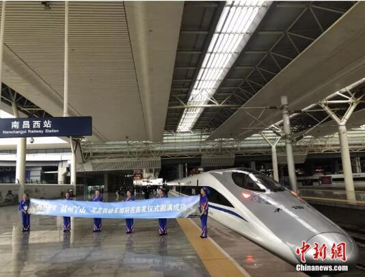 登上最美高铁领略大美风光，走坐上这趟高铁