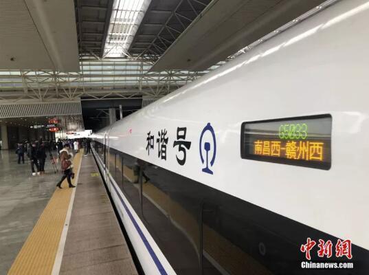 登上最美高铁领略大美风光，走坐上这趟高铁