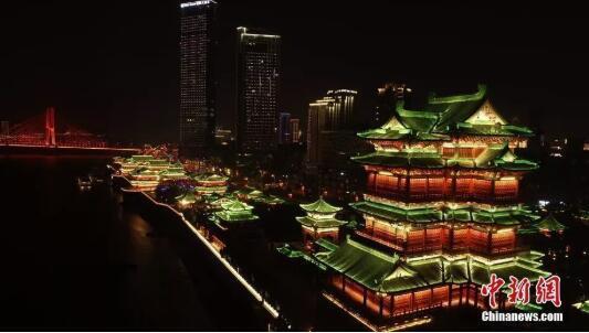 登上最美高铁领略大美风光，走坐上这趟高铁