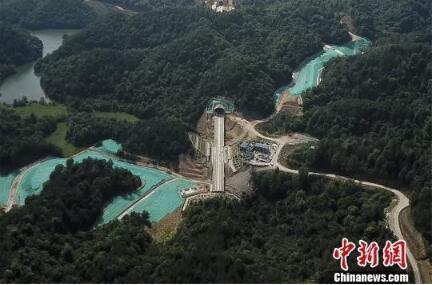 登上最美高铁领略大美风光，走坐上这趟高铁