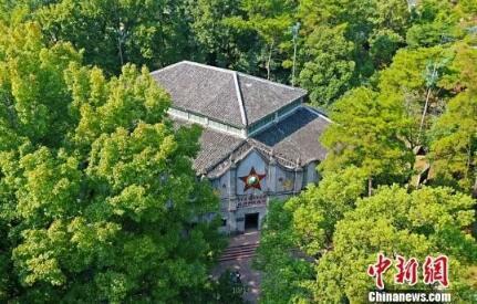 登上最美高铁领略大美风光，走坐上这趟高铁