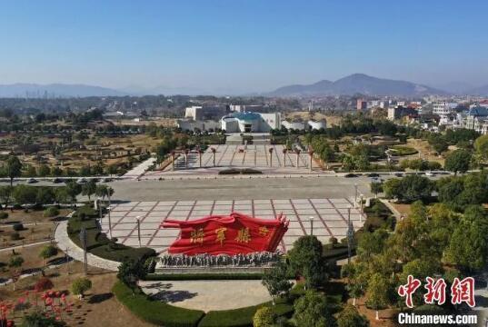 登上最美高铁领略大美风光，走坐上这趟高铁