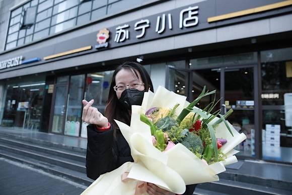 情人节送什么礼物给女朋友西兰花代替玫瑰，口罩成最理想礼物！今年情人节流