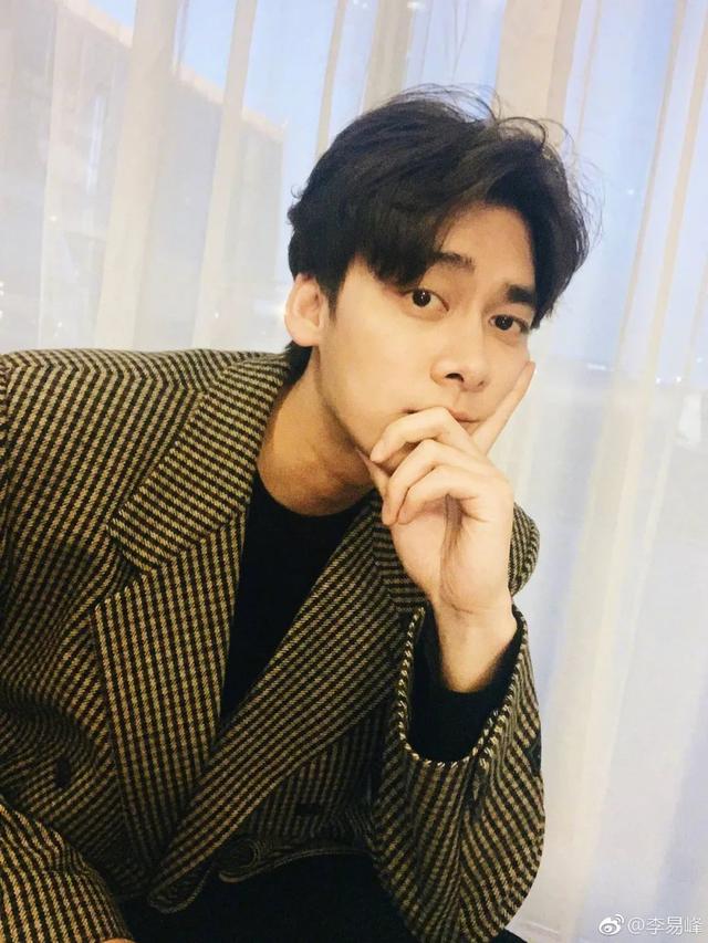 9套超好穿的中性通勤风格，会穿又会撩的多面绅士