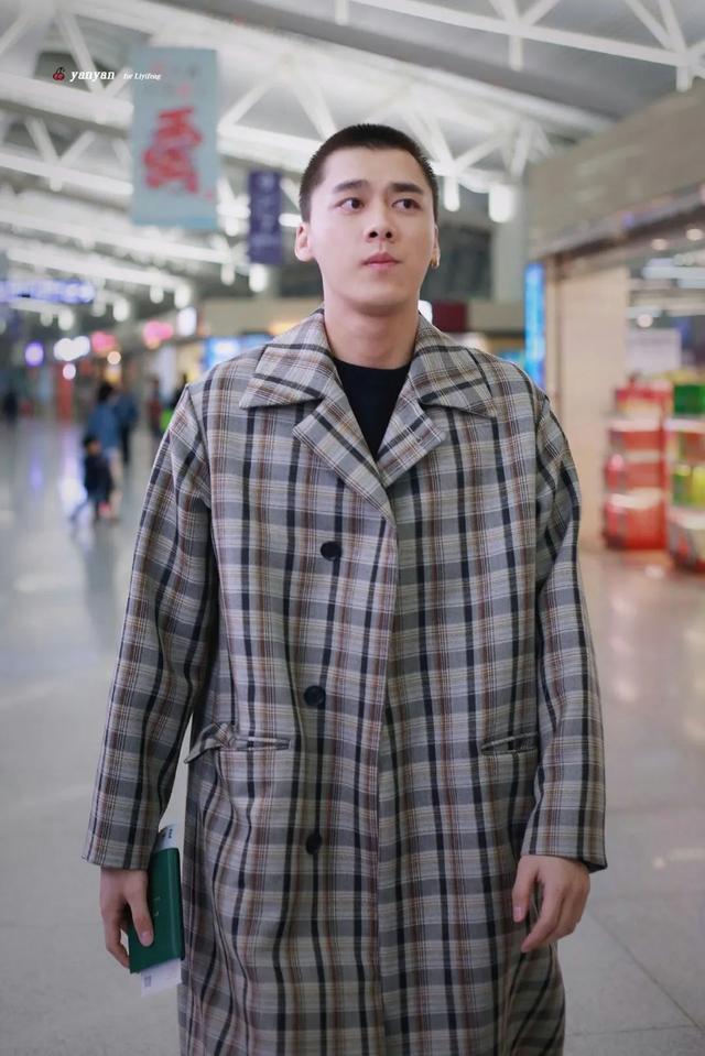 9套超好穿的中性通勤风格，会穿又会撩的多面绅士