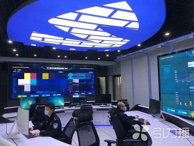 出示苏城码提示语，全面实行预约诊疗第一天