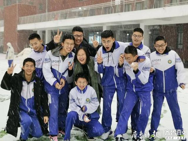 厦门市宋海燕与杜娟同学情，山东省厦门中学郭淑杰