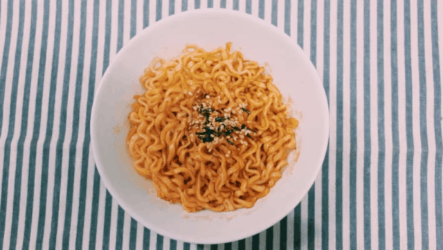 火鸡面的神仙吃法怎么吃不辣，绝对是道让你能接受的美食