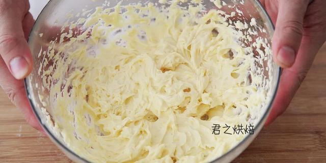 不可错过的奶油杯子蛋糕，#福气年夜菜#不会翻车的杯子奶油蛋糕