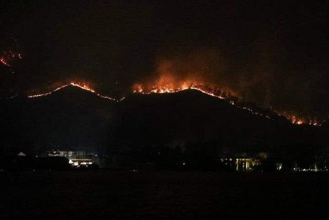 西昌森林火灾燃烧了几天，西昌森林火灾仍有数千人在扑救