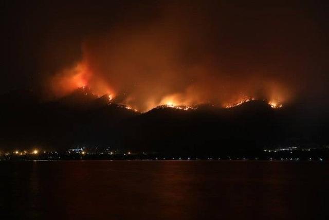 西昌森林火灾燃烧了几天，西昌森林火灾仍有数千人在扑救