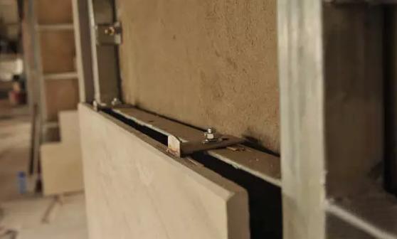 石材干挂最常用的方法通槽式，石材幕墙的8种干挂方式