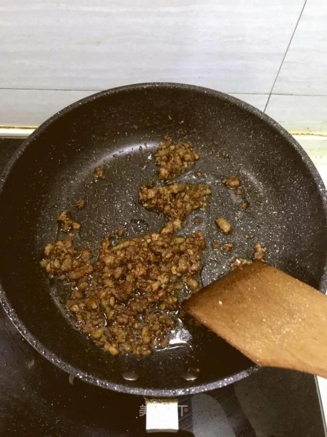 酸辣粉粉丝的家常做法，用最简单的材料做一碗香喷喷的酸辣粉