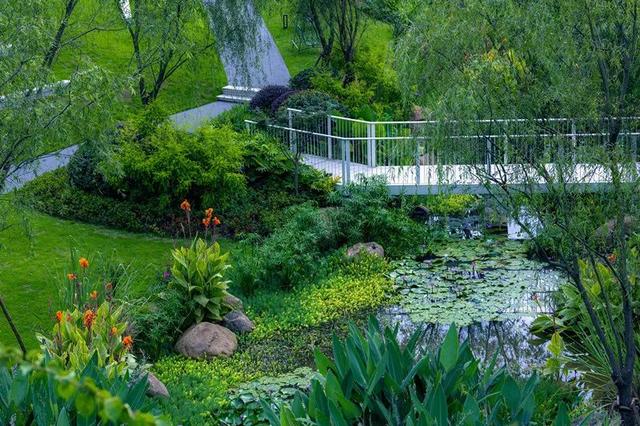 实现承诺的意思，从承诺到付诸实现