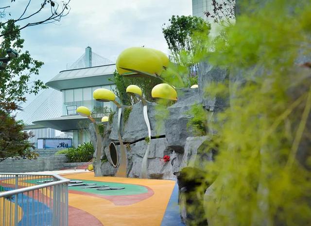 实现承诺的意思，从承诺到付诸实现