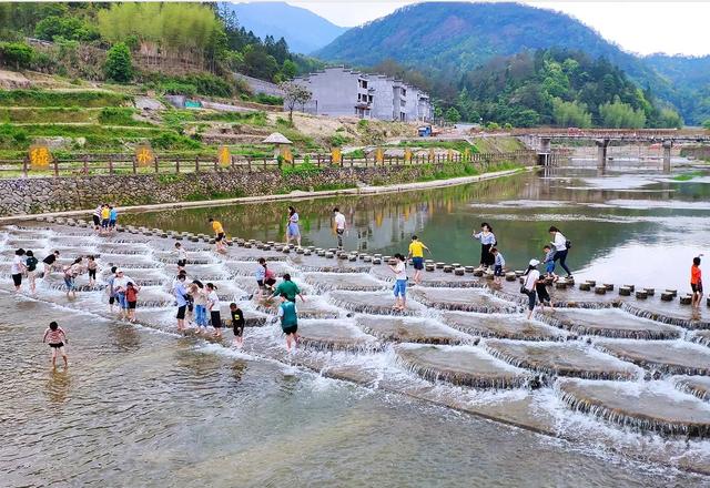 泰宁旅游必去十处景点，福建旅游-泰宁丹霞山水游-九龙潭、上清溪、明清园